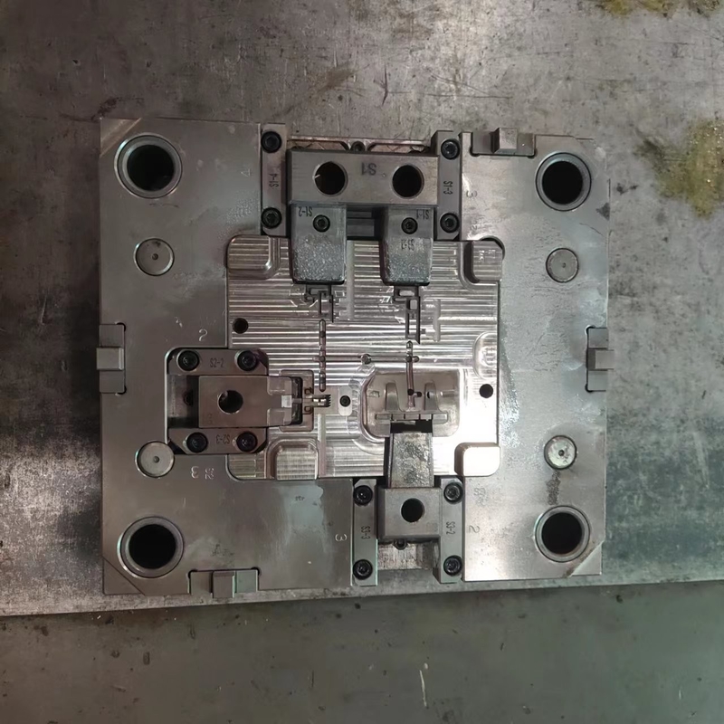 Custom ABS/PC/PP Plastic Injection Mould with 0.02mm-0.05mm Tolerance