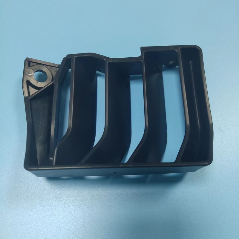 Hot Runner Mold Type Automotive Plastic Injection Molding Manufactured with Precision