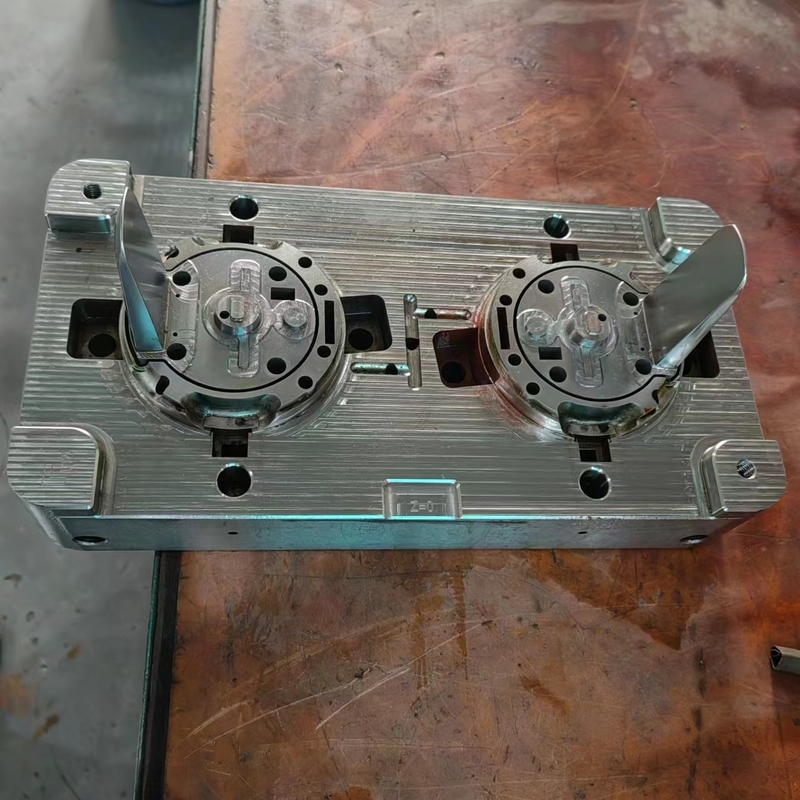 H13 Mold Steel Injection Molding Tooling with Yudo Components and Benefits