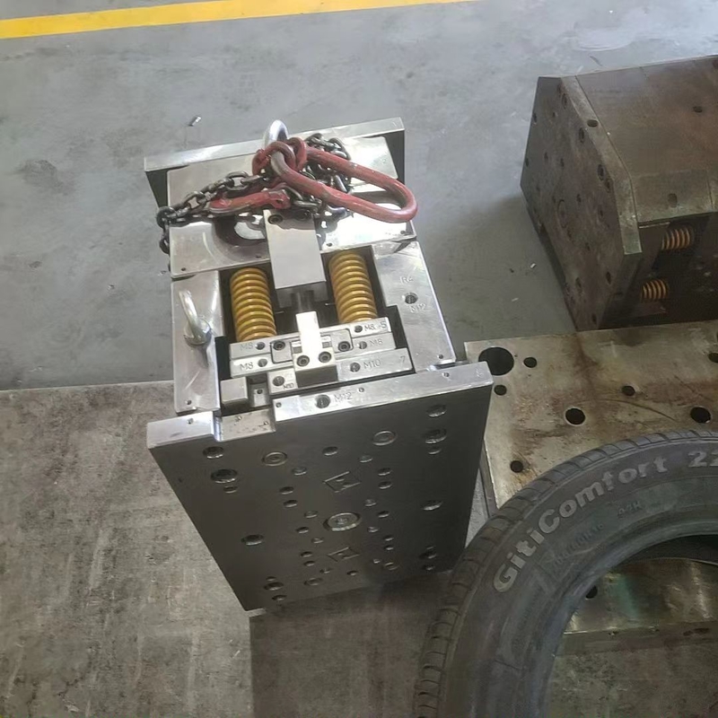 Single Cavity Steel Precision Injection Mould For Making Electronic Plastic Parts