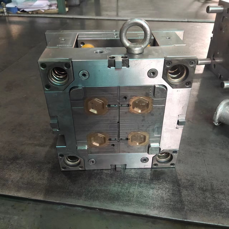 Customized Hot Runner S136 multi cavity plastic injection mold for POM injection molding