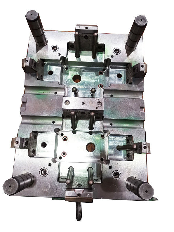 Electronic Parts Hot Runner 0.05mm Plastic Injection Mould Maker