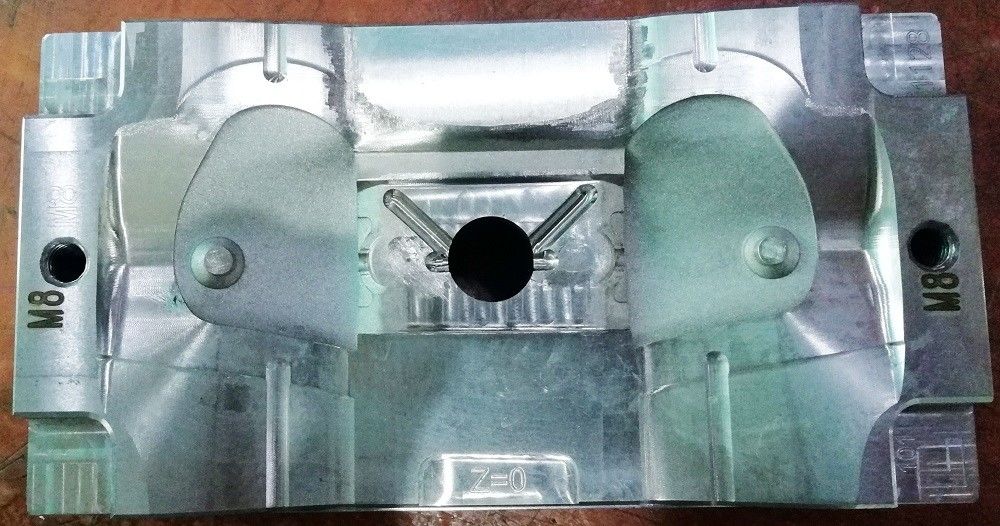 Nak80 Sub Gate 50# Automotive Plastic Injection Molding