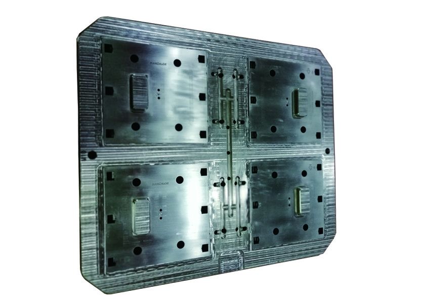 0.06mm Precision Pin Point Gate Plastic Injection Mold