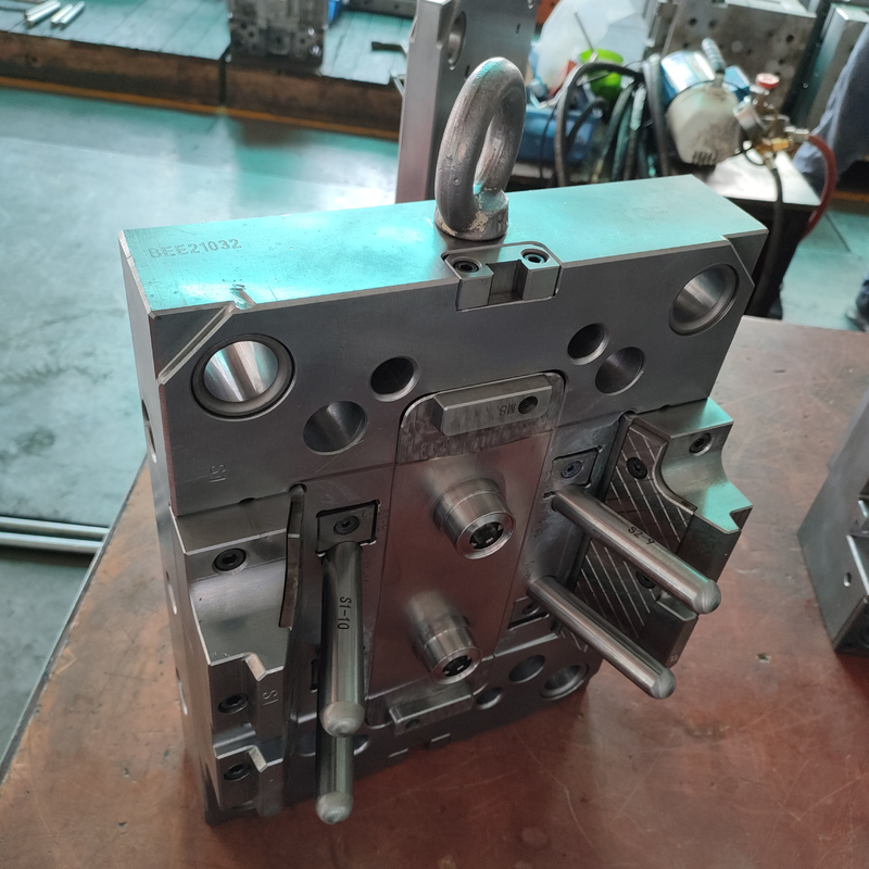 Single multi cavity Custom Injection Mould For ABS Plastic Enclosure