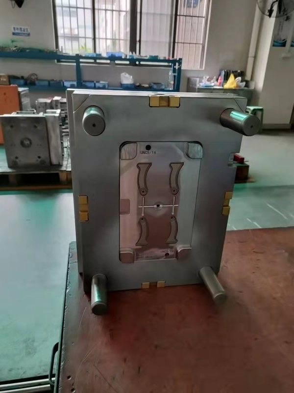 Custom Plastic Multi Cavity Injection Moulding With 300000 Shots