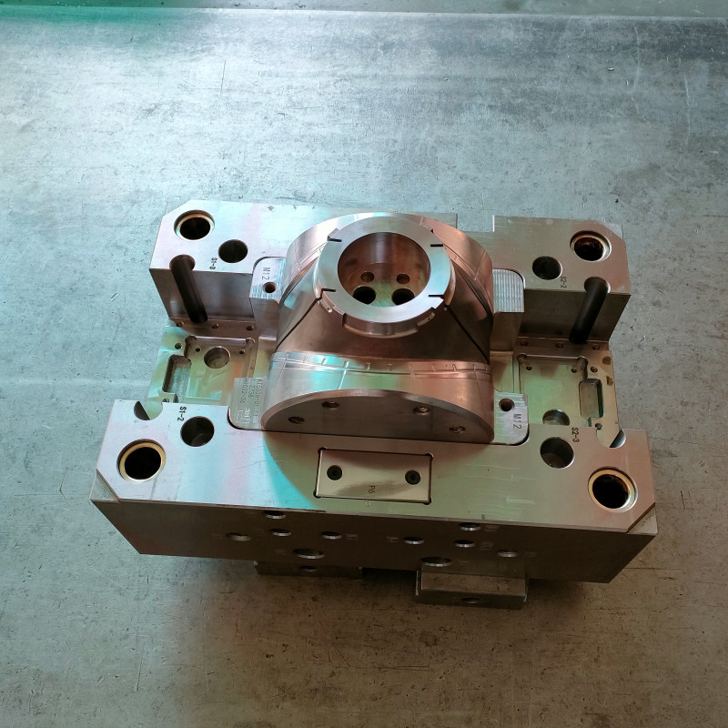 Precision Components Thermoplastic Plastic Injection Mould With P20 Steel Material